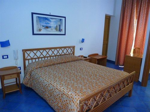 Al Baglio Hotel Мондело Екстериор снимка